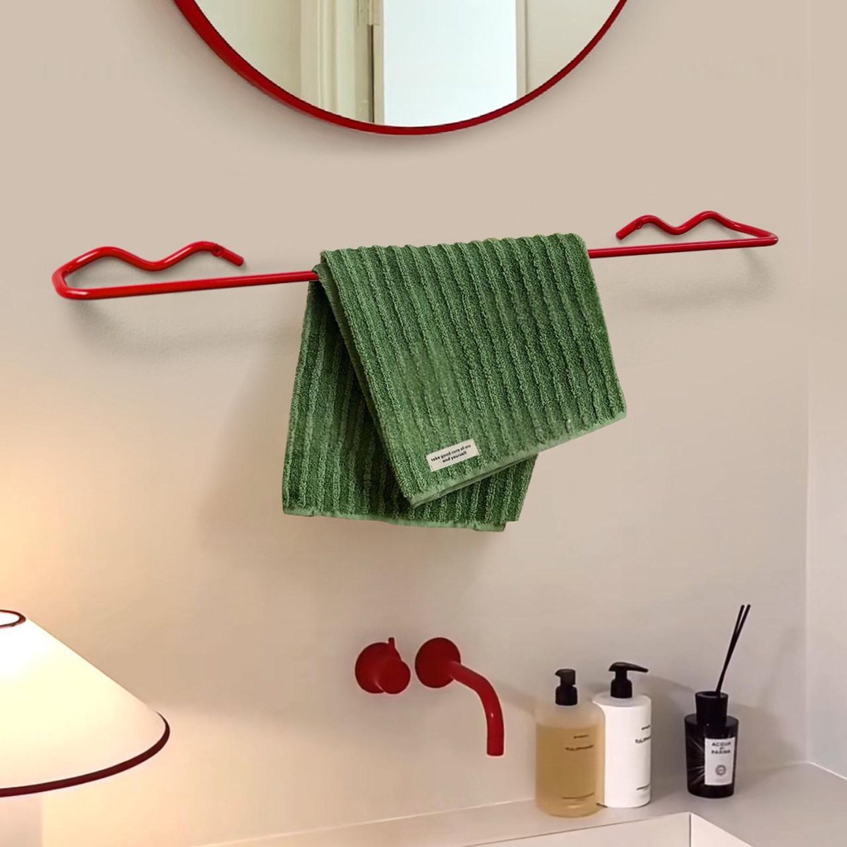 Wavy towel bar
