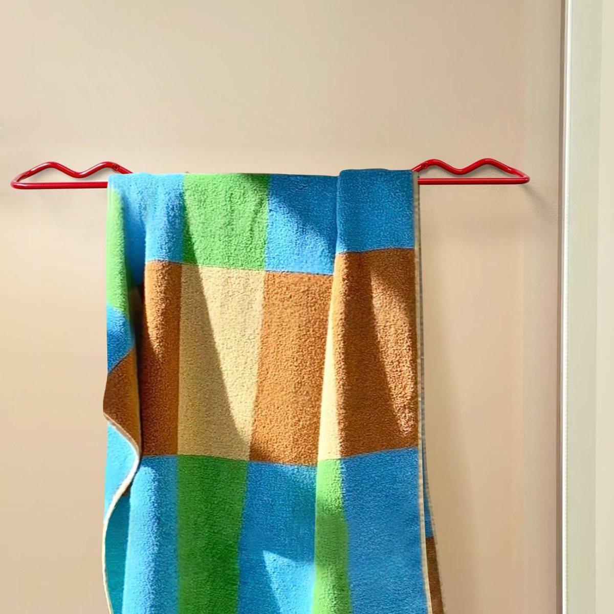Wavy towel bar, photo 2