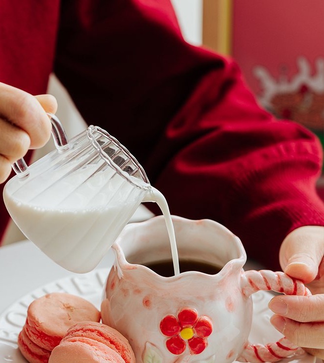 Pinched flower mug