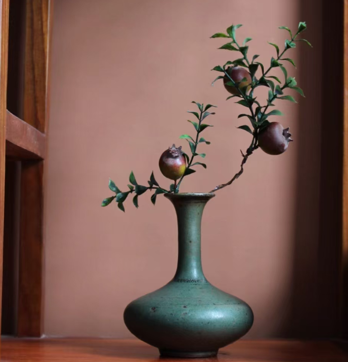 Bud vase, green stoneware, photo 2