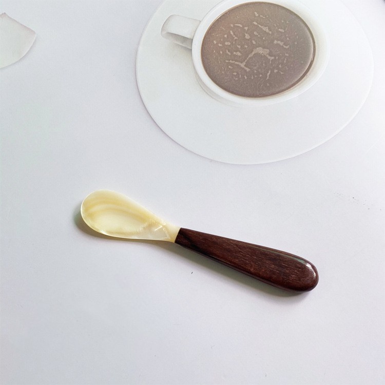 Shell spoon