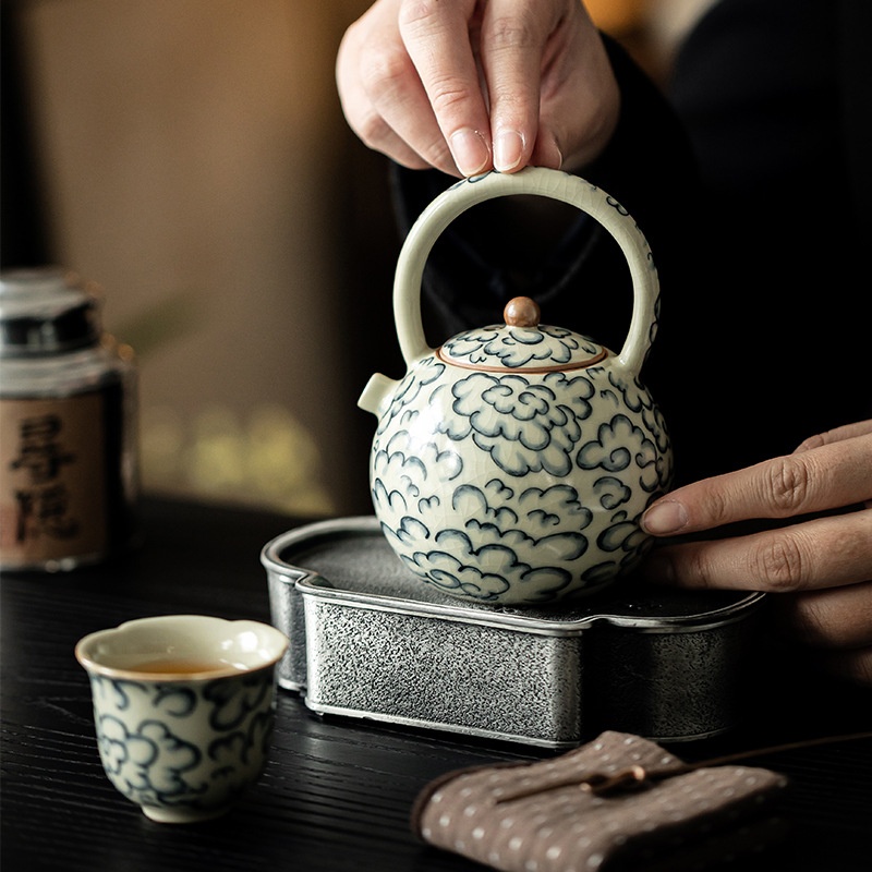 Cloud teapot