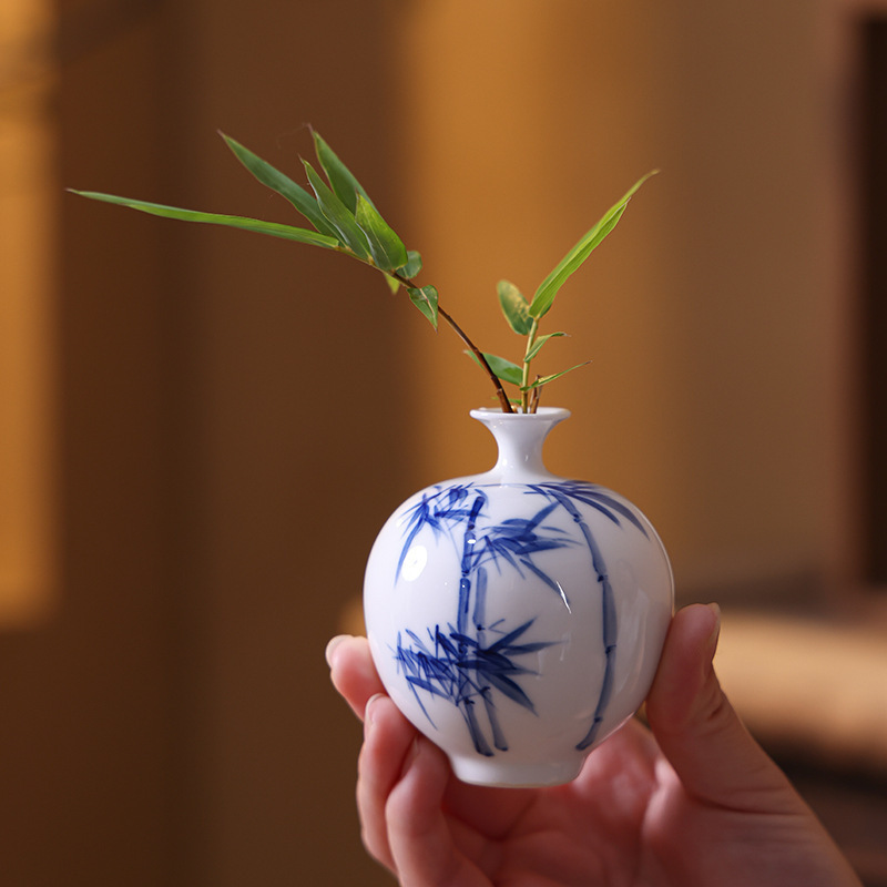 Globe vase, bamboo, photo 2